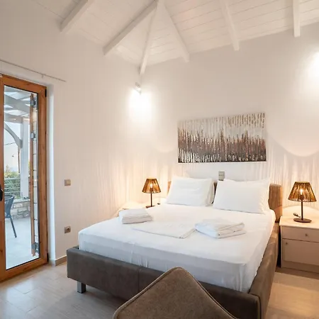 Mimosa Villa Finikounta